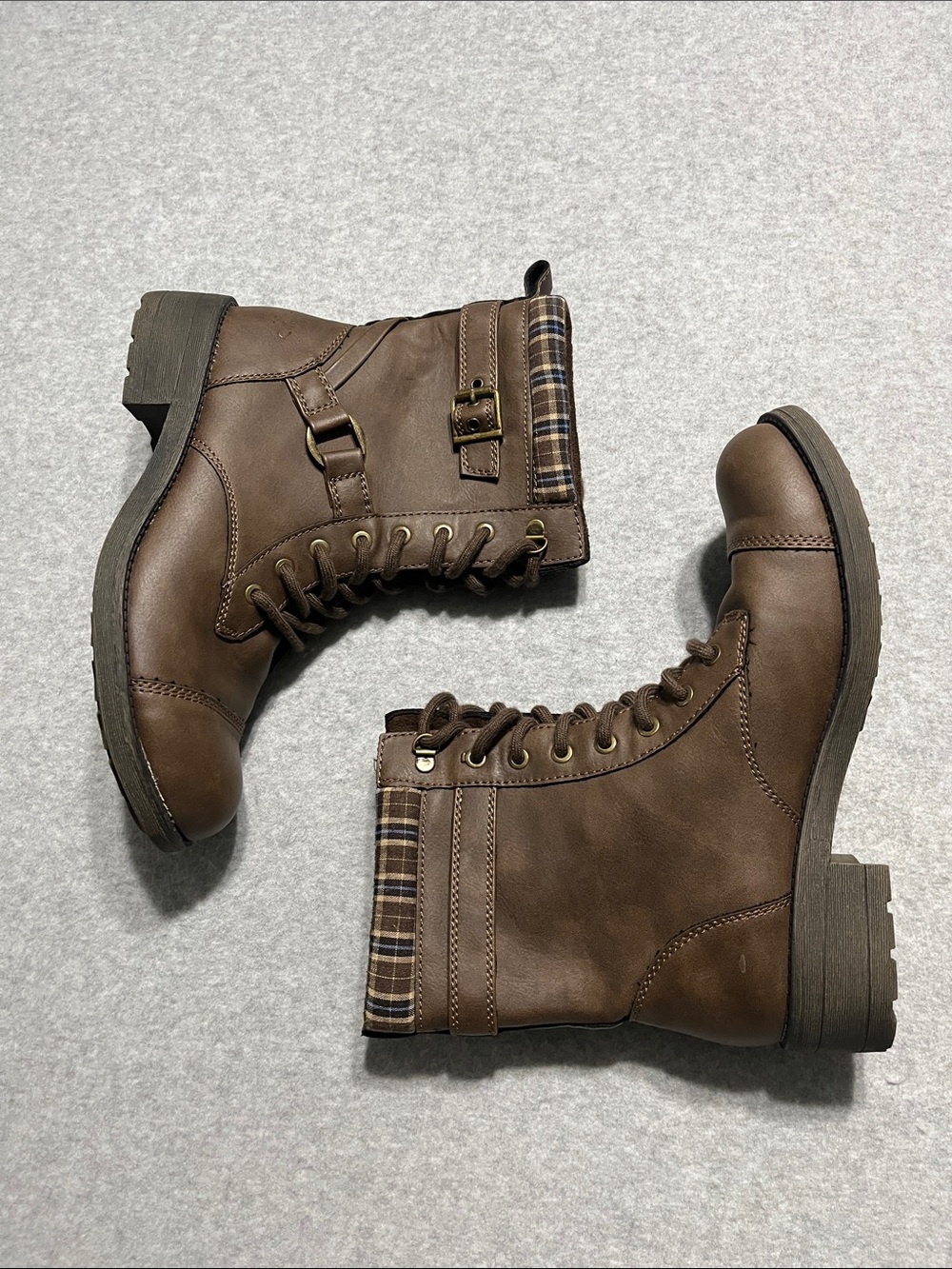 Rocket Dog Women's Size 10 Thunder Ankle Boots With Blue and Brown Plaid